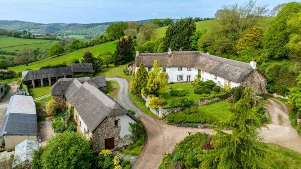 George Teign Barton George Teign Barton, 130 acres farmhouse in Devon